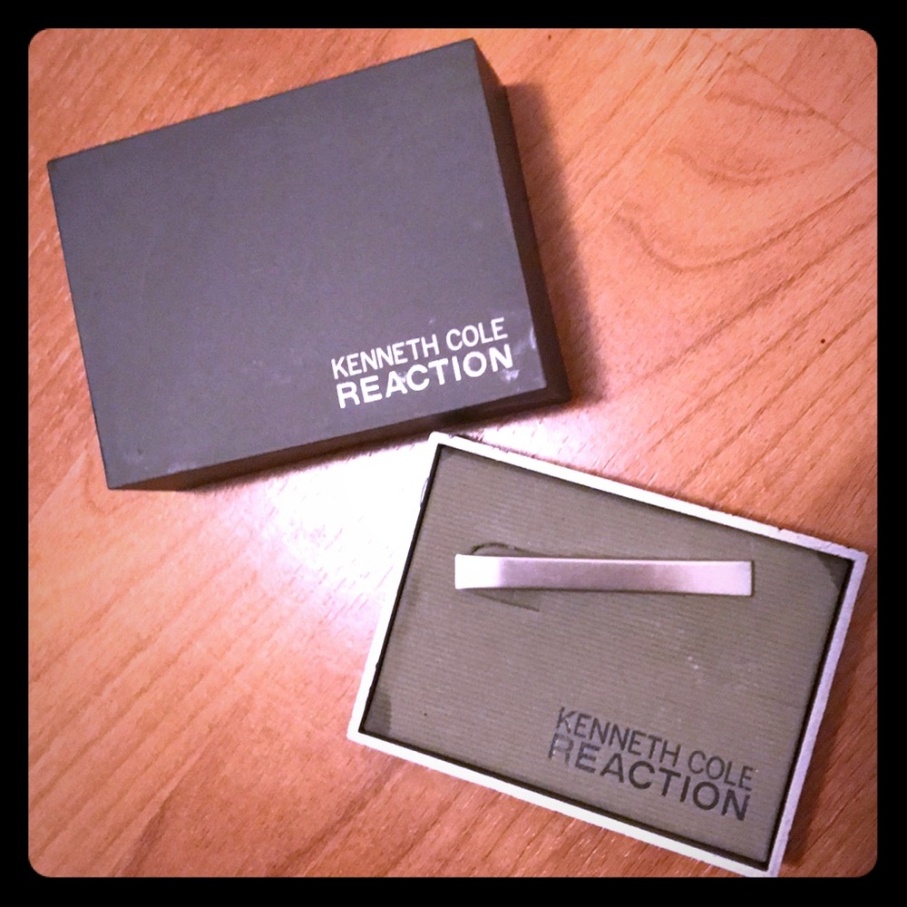 Kenneth Cole Tie Bar